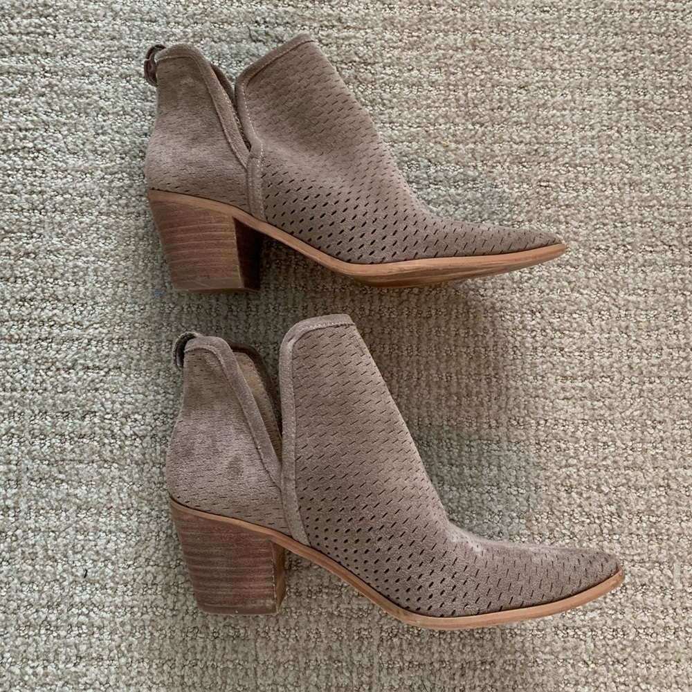 Lucky Brand: Tan Booties